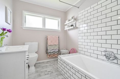 Photo of property in 805 Maitland Crescent, Mayfair, Hastings, 4122