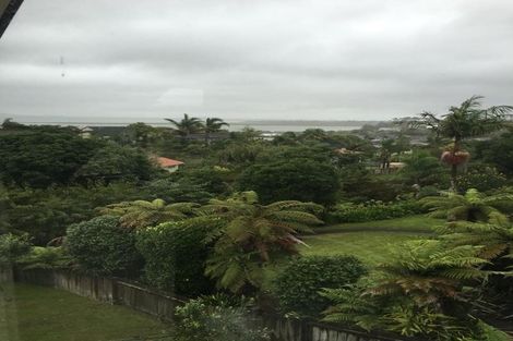 Photo of property in 138 Wiseley Road, West Harbour, Auckland, 0618