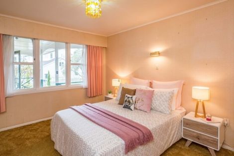 Photo of property in 34 Westview Grove, Miramar, Wellington, 6022