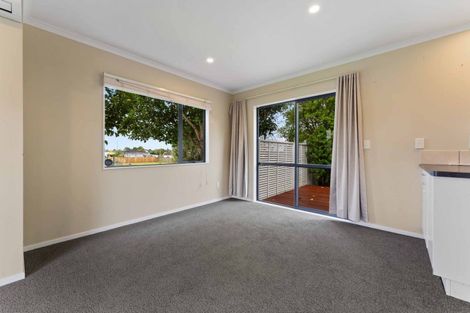 Photo of property in 37 Dahlstrom Grove, Kelvin Grove, Palmerston North, 4414