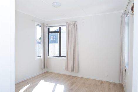 Photo of property in 12 Pomaria Road, Henderson, Auckland, 0610