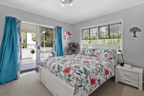 Photo of property in 1/1 Gray Crescent, Torbay, Auckland, 0630
