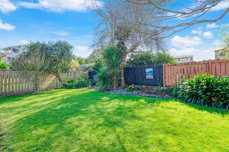 Photo of property in 2/21 Birman Close, Half Moon Bay, Auckland, 2012