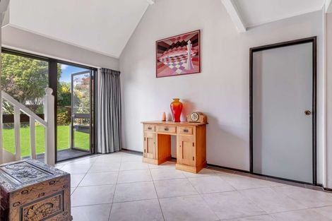 Photo of property in 26 Aquarius Drive, Kawaha Point, Rotorua, 3010