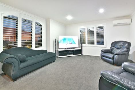 Photo of property in 6 Coral Court, Gulf Harbour, Whangaparaoa, 0930
