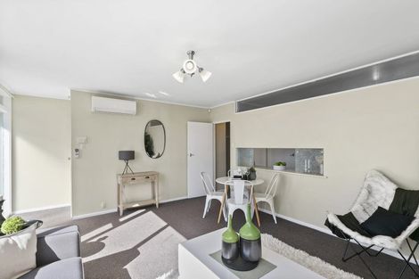Photo of property in 2/55 Apu Crescent, Lyall Bay, Wellington, 6022