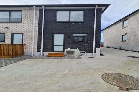 Photo of property in 2/532 Glenfield Road, Glenfield, Auckland, 0629