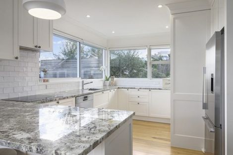 Photo of property in 38 Parr Terrace, Castor Bay, Auckland, 0620