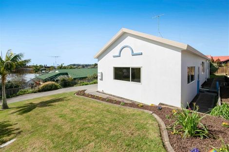 Photo of property in 8 Charlotte Street, Stanmore Bay, Whangaparaoa, 0932