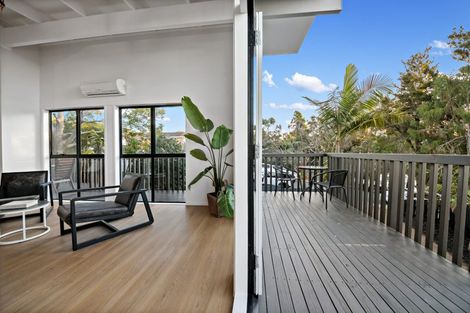 Photo of property in 3 Kathleen Street, Totara Vale, Auckland, 0627