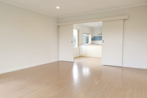 Photo of property in 8 Tawavale Crescent, Totara Vale, Auckland, 0629