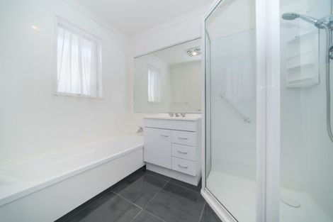 Photo of property in 66 Hillcrest Drive, Kelvin Grove, Palmerston North, 4414