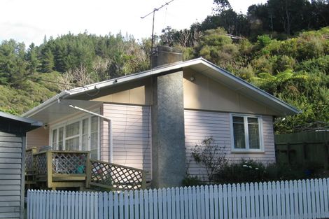 Photo of property in 29 Shackleton Grove, Stokes Valley, Lower Hutt, 5019