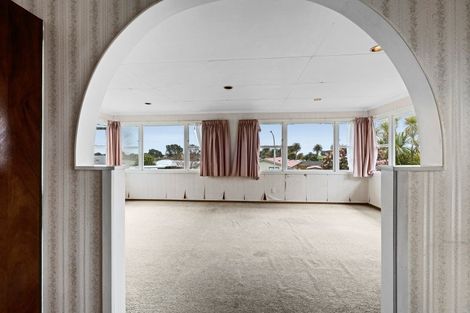 Photo of property in 16 Leon Place, Waitara, 4320