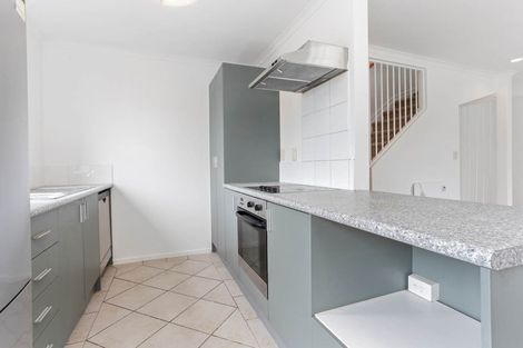 Photo of property in 13 Barnea Circle, Glen Eden, Auckland, 0602