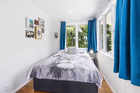 Photo of property in 65 Airlie Road, Plimmerton, Porirua, 5026