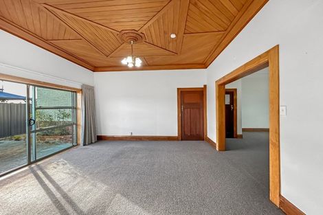 Photo of property in 24 Park Street, Winton, 9720