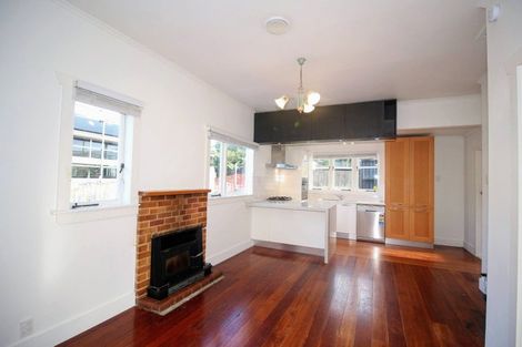 Photo of property in 21a Nile Road, Milford, Auckland, 0620