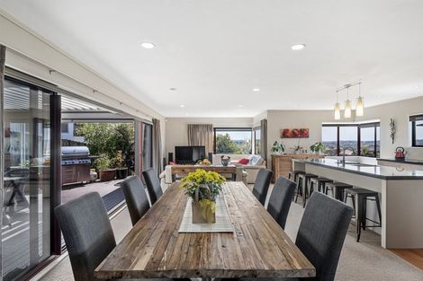 Photo of property in 15 Ballini Rise, West Harbour, Auckland, 0618