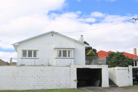 Photo of property in 13 Pitau Road, Mount Maunganui, 3116