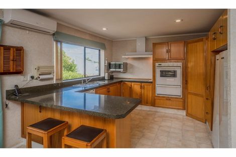 Photo of property in 2/25 Sailfish Drive, West Harbour, Auckland, 0618