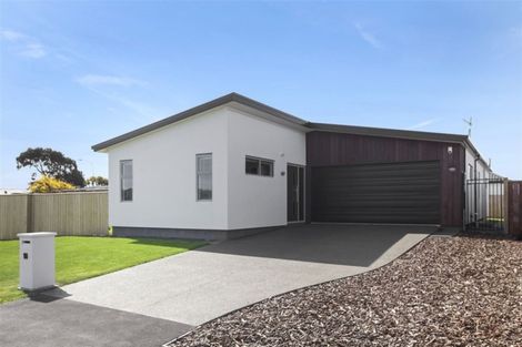 Photo of property in 16 Kingsbridge West, Burwood, Christchurch, 8083