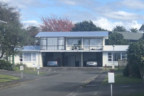 Photo of property in 8 Collingwood Court, Hokowhitu, Palmerston North, 4410