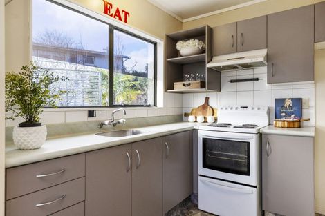 Photo of property in 33 Sunset Street, Hilltop, Taupo, 3330