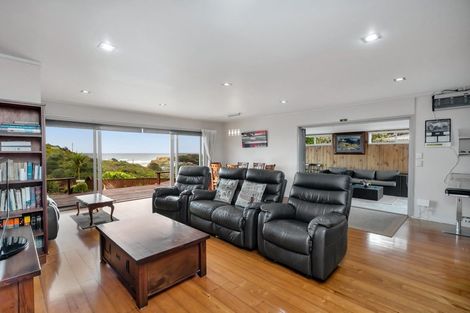 Photo of property in 16 Kelly Street, Baylys Beach, Dargaville, 0377