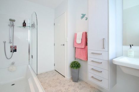 Photo of property in 9 Oakwood Way, Papamoa Beach, Papamoa, 3118