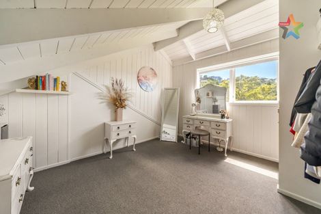 Photo of property in 31 Pekanga Road, Normandale, Lower Hutt, 5010