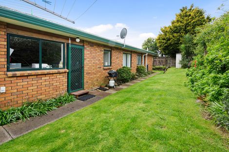 Photo of property in 2/36 Queen Street, Papakura, 2110