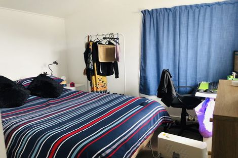 Photo of property in 2 Finlayson Avenue, Clendon Park, Auckland, 2103