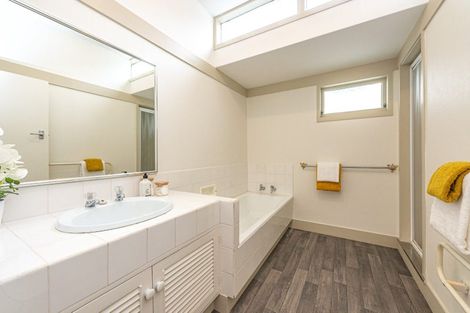 Photo of property in 8 Brassey Road, Saint Johns Hill, Whanganui, 4500