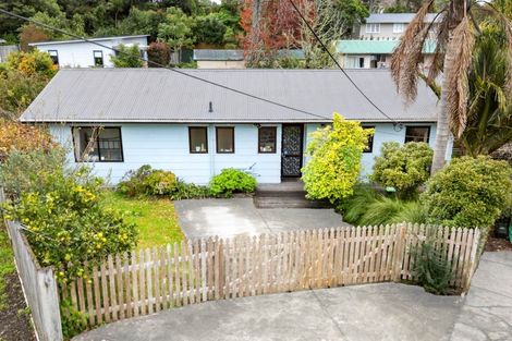 Photo of property in 48a Brains Road, Kelston, Auckland, 0602