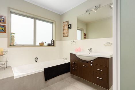 Photo of property in 15 Parnwell Place, Ohauiti, Tauranga, 3112