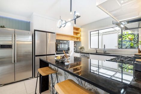 Photo of property in 1/94 Glamorgan Drive, Torbay, Auckland, 0630