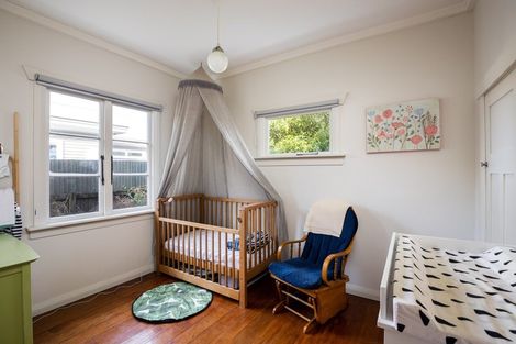 Photo of property in 180 Brooklands Road, Vogeltown, New Plymouth, 4310