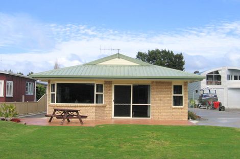 Photo of property in 613 Harbour View Road, Whangamata, 3620