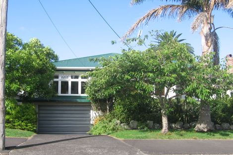 Photo of property in 12 Duders Avenue, Devonport, Auckland, 0624