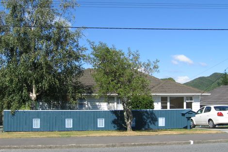 Photo of property in 32 Gillespies Road, Birchville, Upper Hutt, 5018
