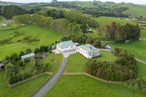 Photo of property in 73 Ranganui Road, Kaiwaka, 0573