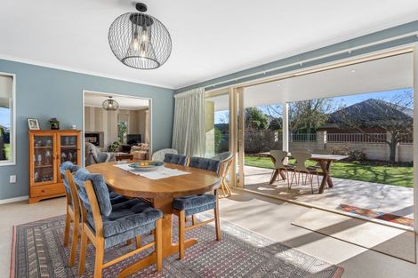 Photo of property in 17 Holly Place, Rangiora, 7400