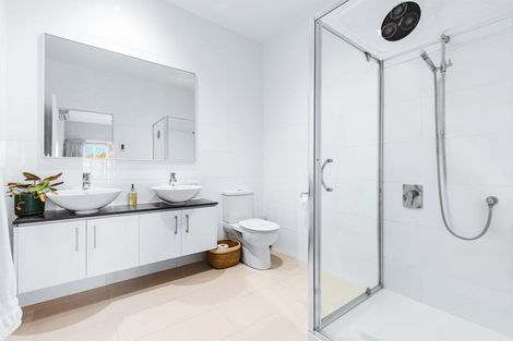 Photo of property in 18 Chateau Crescent, Rangatira Park, Taupo, 3330