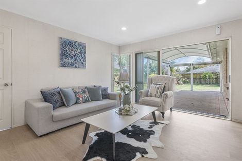Photo of property in 5 Brosna Place, East Tamaki, Auckland, 2016