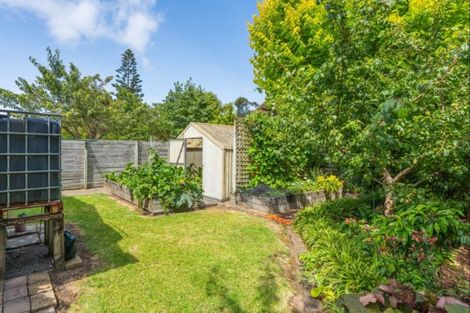 Photo of property in 23 Alexander Street, Waikanae, 5036