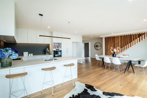 Photo of property in 99 Queen Street, Northcote Point, Auckland, 0627