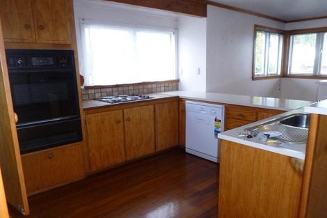 Photo of property in 33 Sturges Road, Henderson, Auckland, 0612