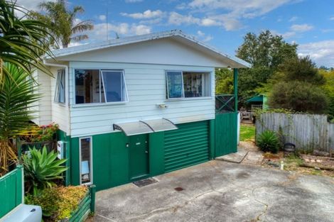 Photo of property in 14 Aldern Road, Massey, Auckland, 0614