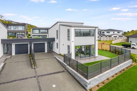 Photo of property in 2a Kaiaho Close, Aotea, Porirua, 5024